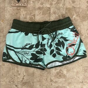 O'Neill Women's Leaf‎ Print Beach Shorts O’Neill Embroidered on leg Size 9